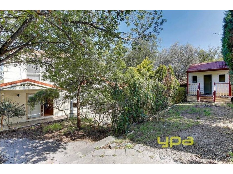 25 Ravenhill Boulevard, Roxburgh Park VIC 3064