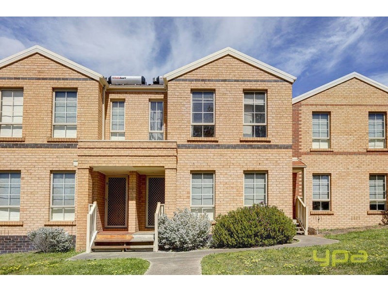 4/3 Whiltshire Drive, Roxburgh Park VIC 3064