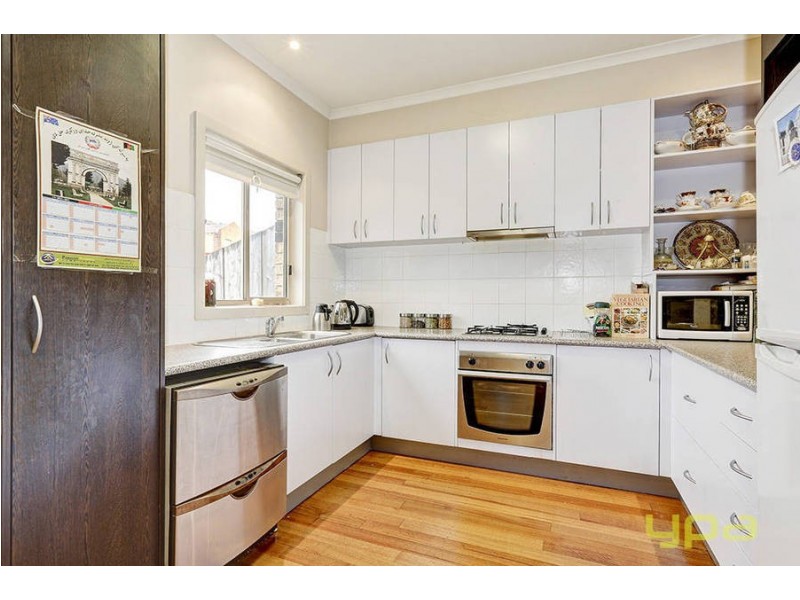 4/3 Whiltshire Drive, Roxburgh Park VIC 3064