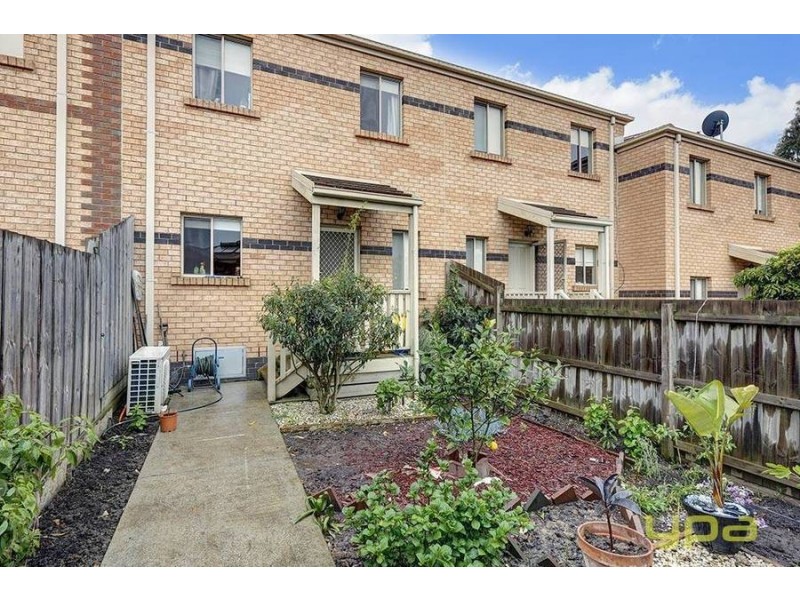 4/3 Whiltshire Drive, Roxburgh Park VIC 3064