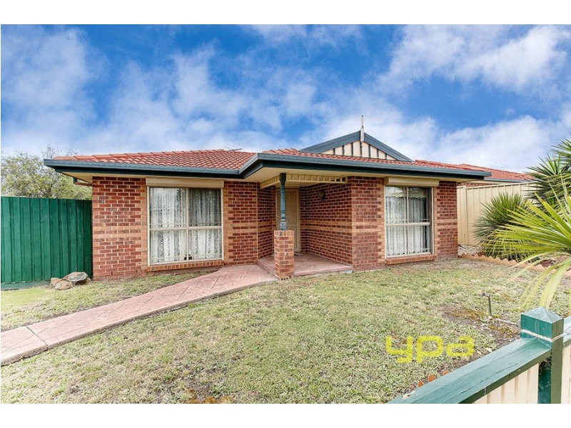 24 Sommerville Drive, Roxburgh Park VIC 3064