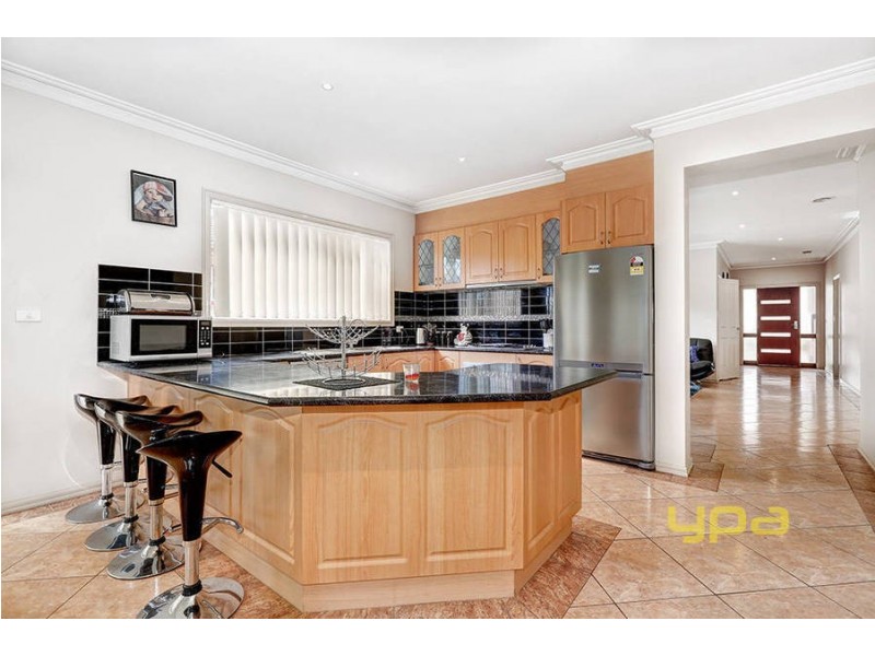 3 Brushwood Circuit, Roxburgh Park VIC 3064