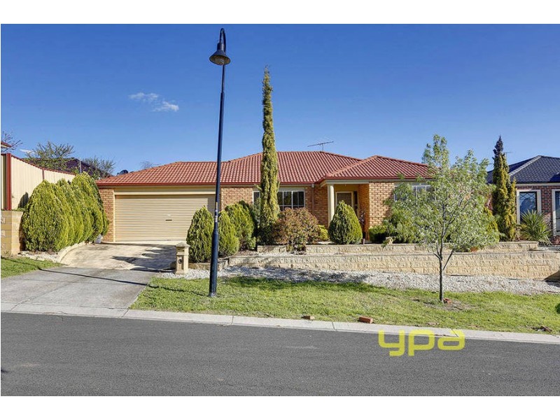 11 Correll Way, Roxburgh Park VIC 3064