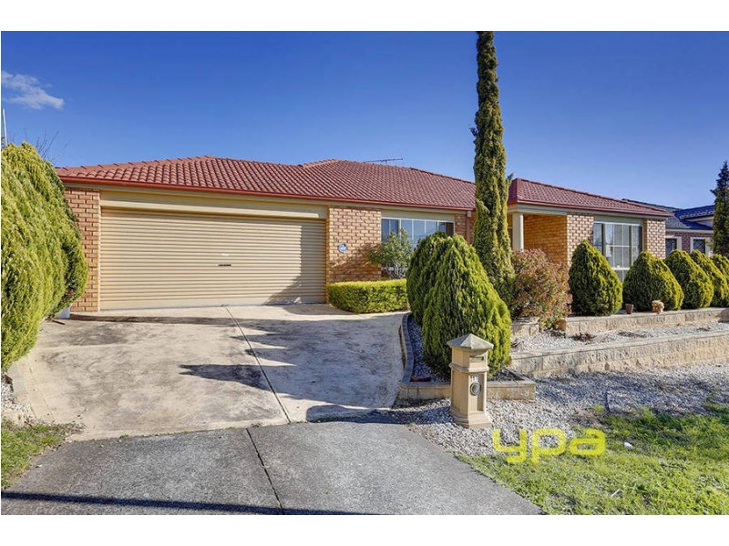 11 Correll Way, Roxburgh Park VIC 3064