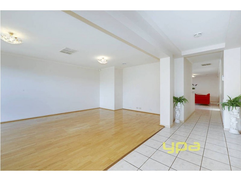 11 Correll Way, Roxburgh Park VIC 3064