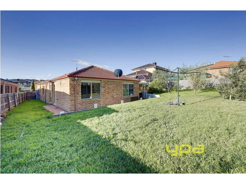 11 Correll Way, Roxburgh Park VIC 3064
