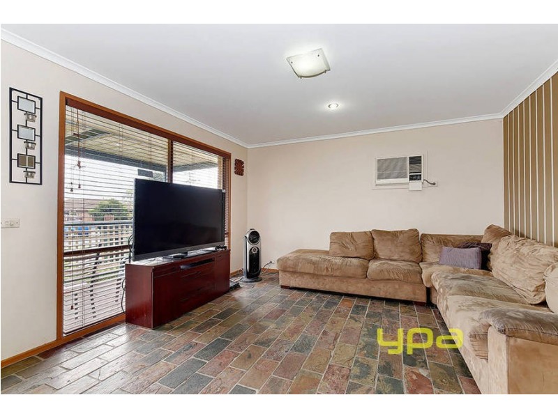 1/119 Rokewood Crescent, Meadow Heights VIC 3048