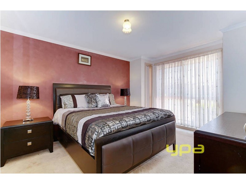 23 McIntyre Avenue, Roxburgh Park VIC 3064