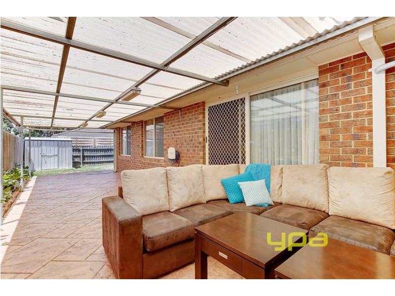 23 McIntyre Avenue, Roxburgh Park VIC 3064