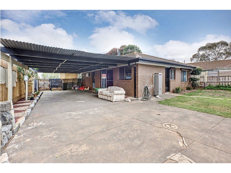 8 Denver Court, Meadow Heights VIC 3048