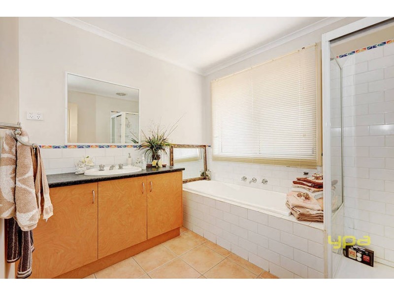 31 Kennedy Parade, Roxburgh Park VIC 3064