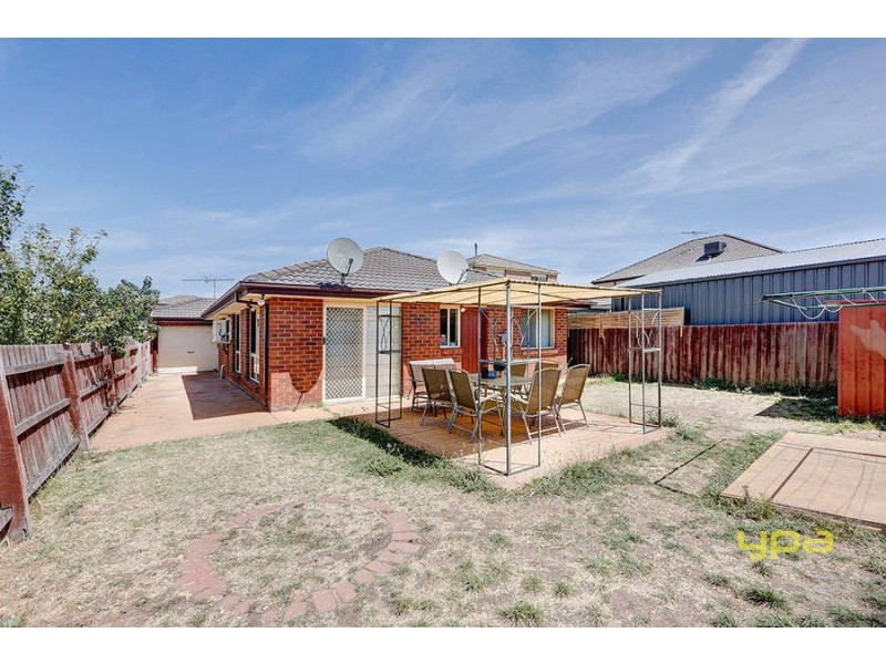 31 Kennedy Parade, Roxburgh Park VIC 3064