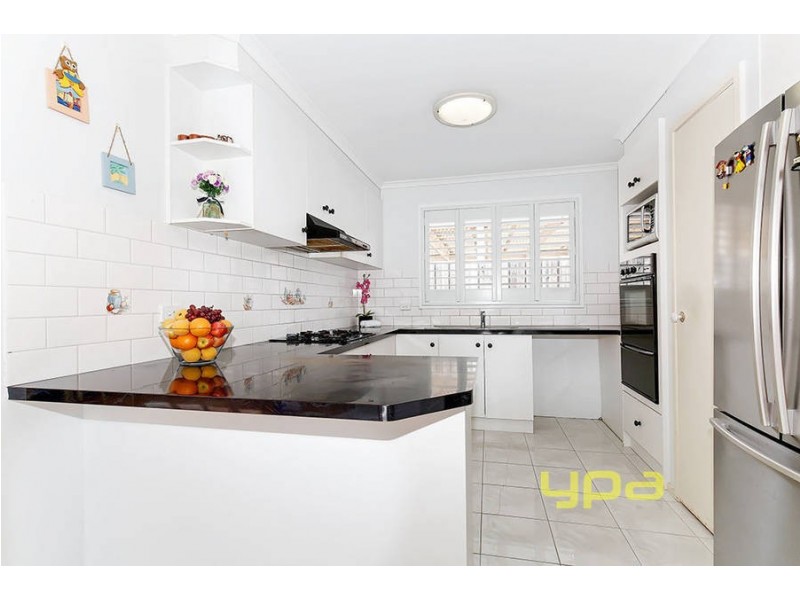 18 Morgan Court, Roxburgh Park VIC 3064