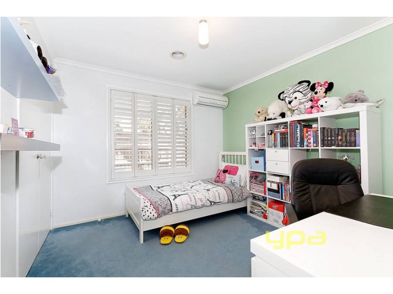 18 Morgan Court, Roxburgh Park VIC 3064