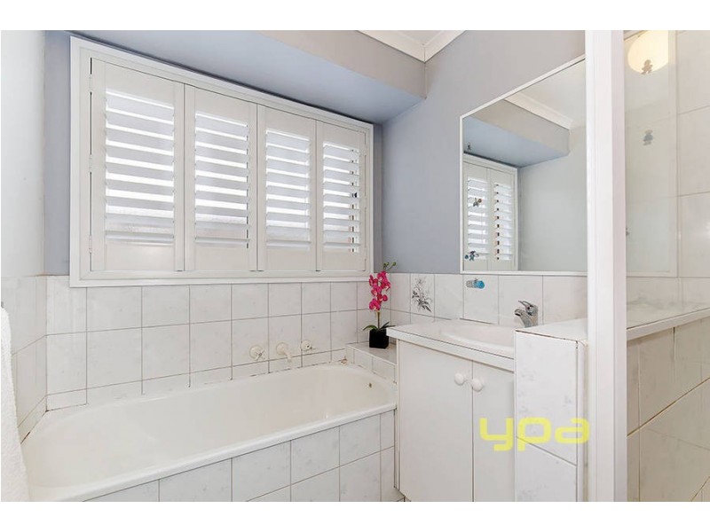 18 Morgan Court, Roxburgh Park VIC 3064