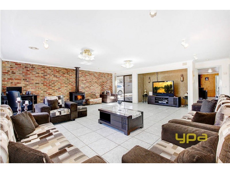 9 Denver Court, Meadow Heights VIC 3048