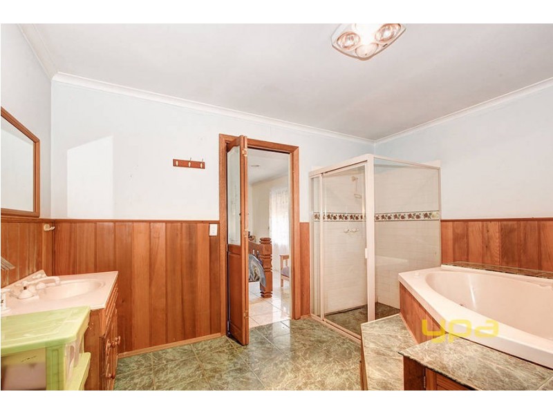 9 Denver Court, Meadow Heights VIC 3048