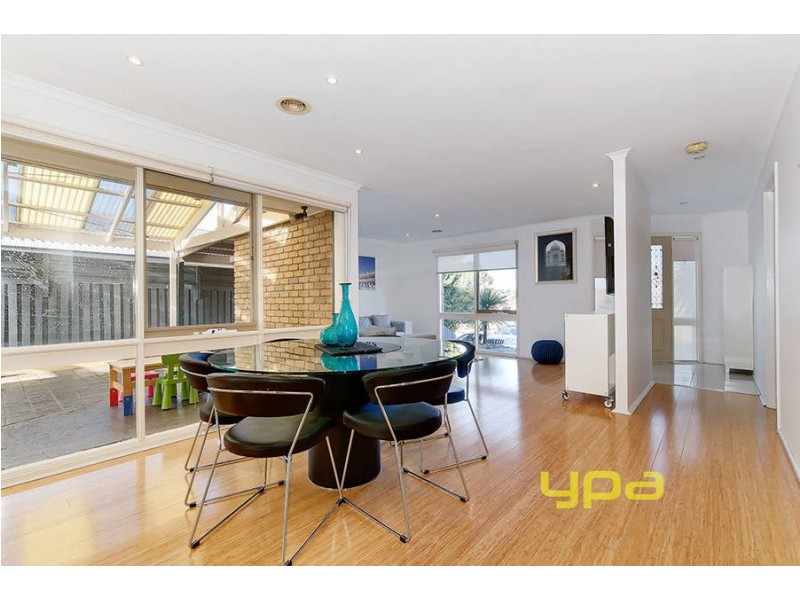 15 Linden Close, Meadow Heights VIC 3048