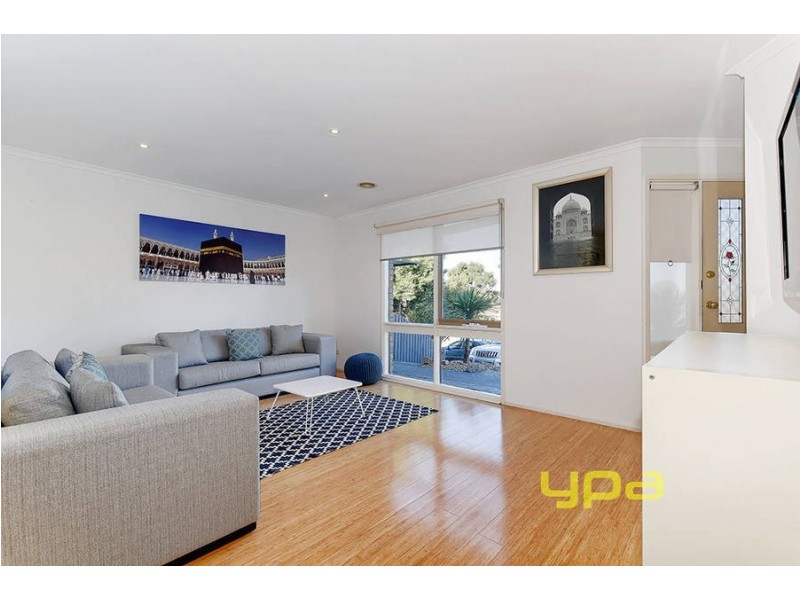 15 Linden Close, Meadow Heights VIC 3048