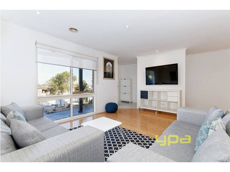 15 Linden Close, Meadow Heights VIC 3048