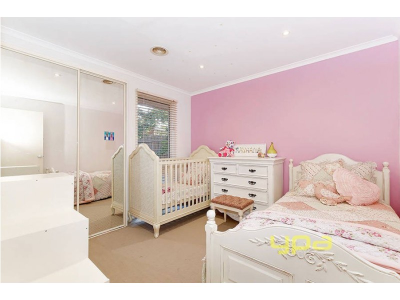 15 Linden Close, Meadow Heights VIC 3048