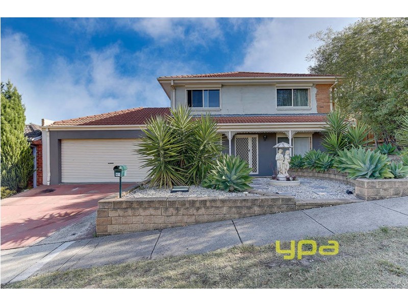 41 Ravenhill Boulevard, Roxburgh Park VIC 3064