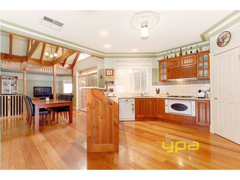 8 Lynch Place, Roxburgh Park VIC 3064