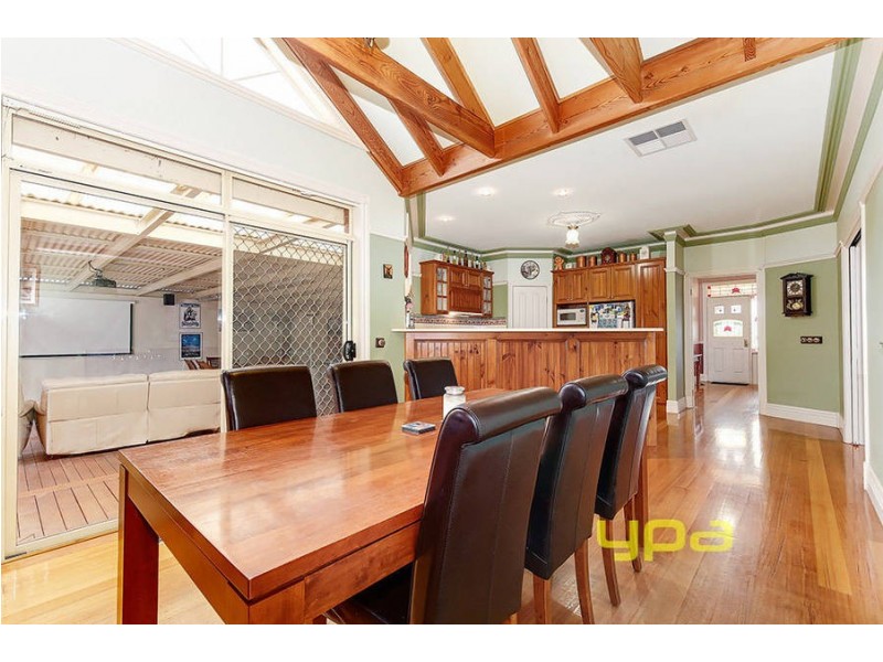 8 Lynch Place, Roxburgh Park VIC 3064