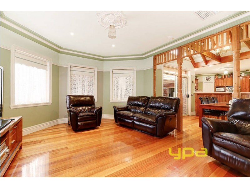 8 Lynch Place, Roxburgh Park VIC 3064