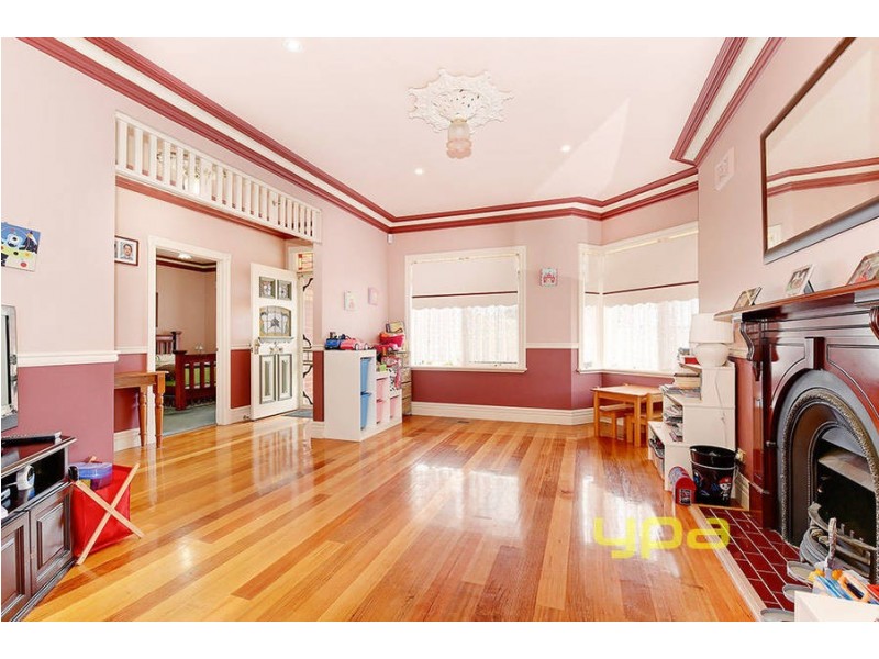 8 Lynch Place, Roxburgh Park VIC 3064