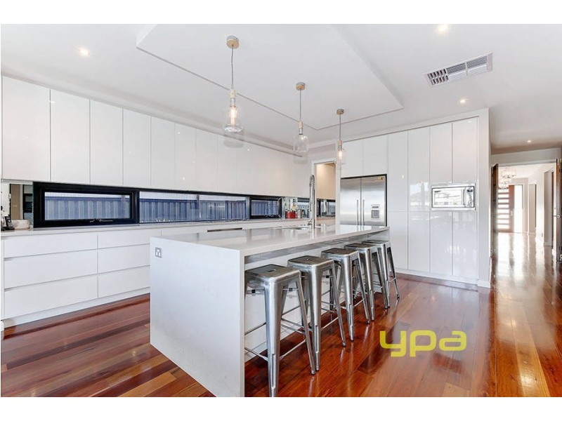 14 Allerton Way, Roxburgh Park VIC 3064