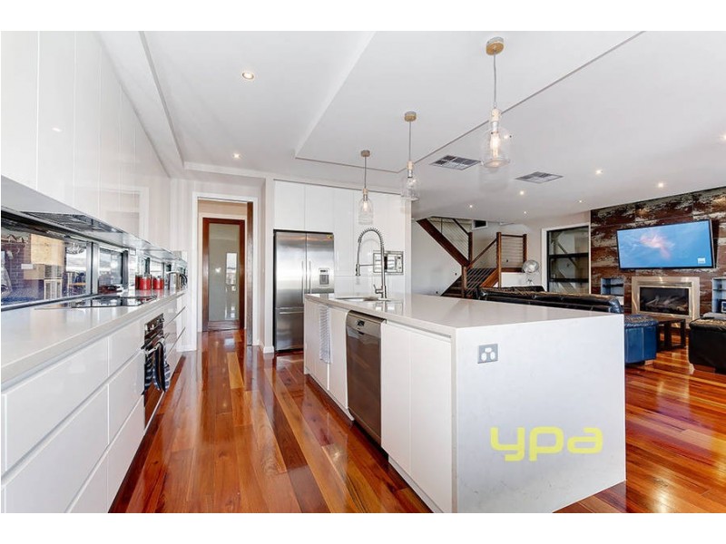 14 Allerton Way, Roxburgh Park VIC 3064
