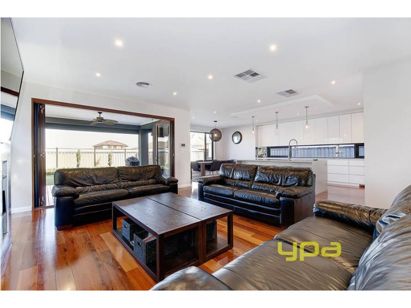 14 Allerton Way, Roxburgh Park VIC 3064