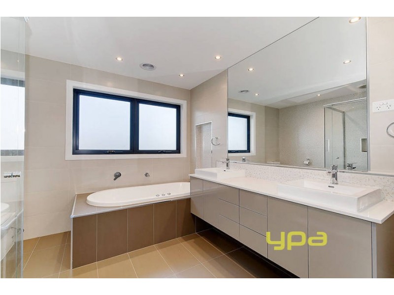 14 Allerton Way, Roxburgh Park VIC 3064