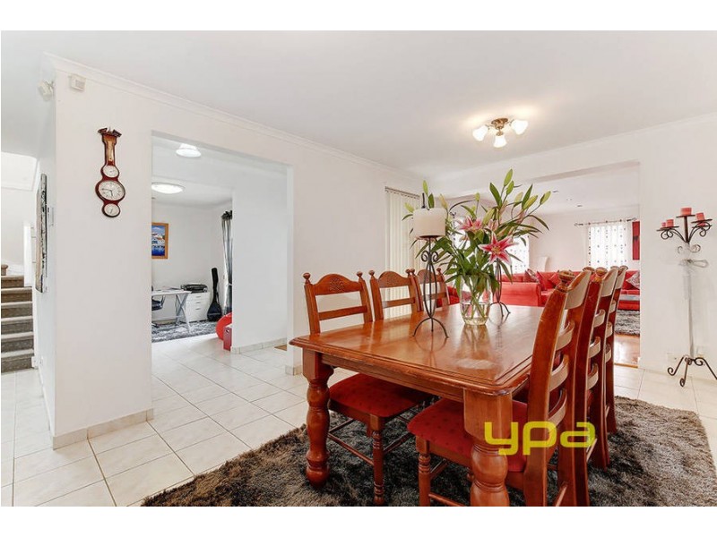 11 Golden Ash Court, Meadow Heights VIC 3048