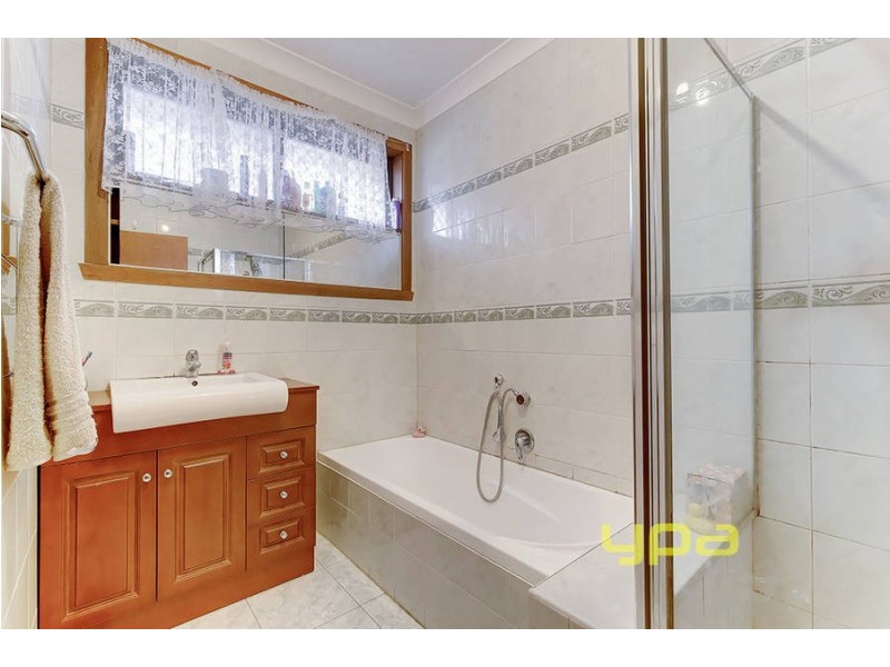 70 Ashleigh Crescent, Meadow Heights VIC 3048