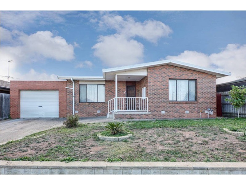 20 Cassinia Crescent, Meadow Heights VIC 3048