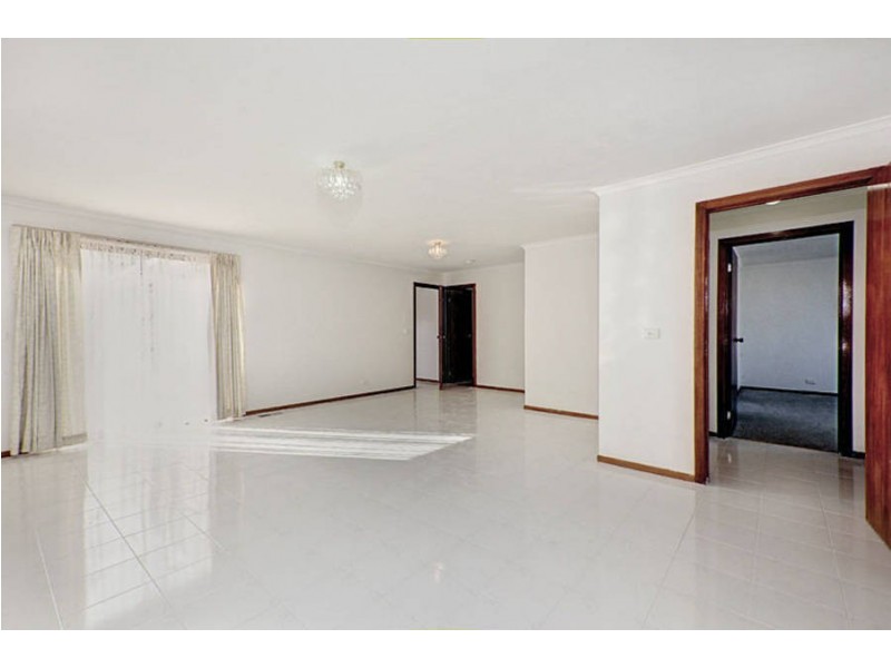 20 Cassinia Crescent, Meadow Heights VIC 3048