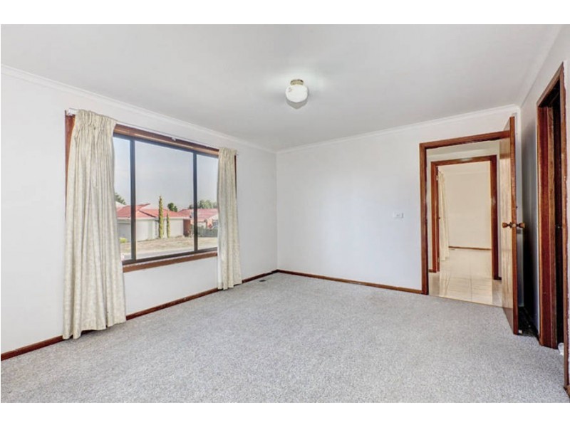 20 Cassinia Crescent, Meadow Heights VIC 3048