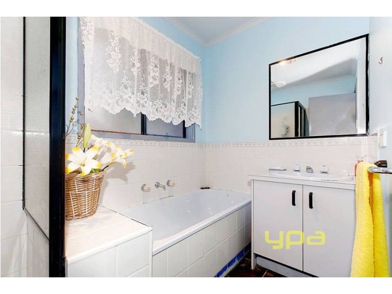 37 Hibiscus Close, Meadow Heights VIC 3048