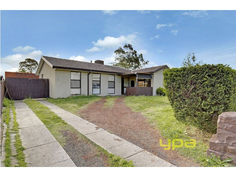39 Malmsbury Drive, Meadow Heights VIC 3048
