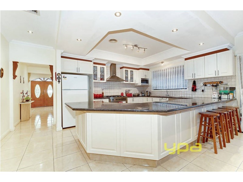 12 Severn Court, Roxburgh Park VIC 3064