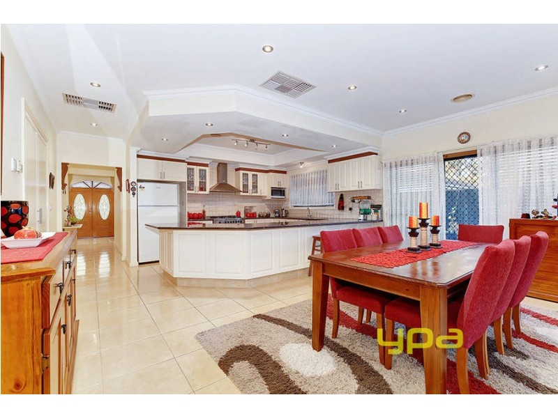 12 Severn Court, Roxburgh Park VIC 3064