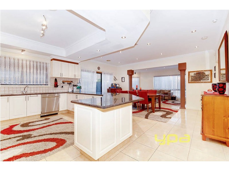 12 Severn Court, Roxburgh Park VIC 3064