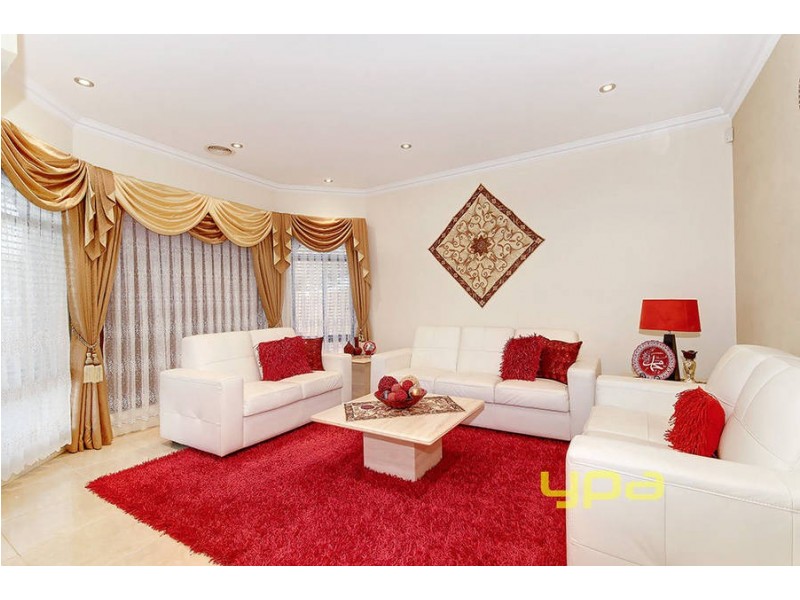 12 Severn Court, Roxburgh Park VIC 3064