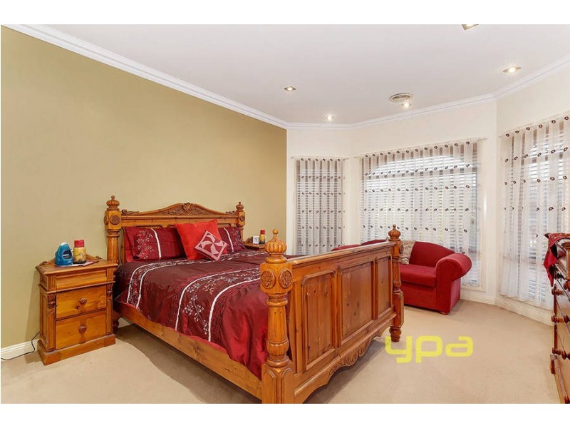 12 Severn Court, Roxburgh Park VIC 3064