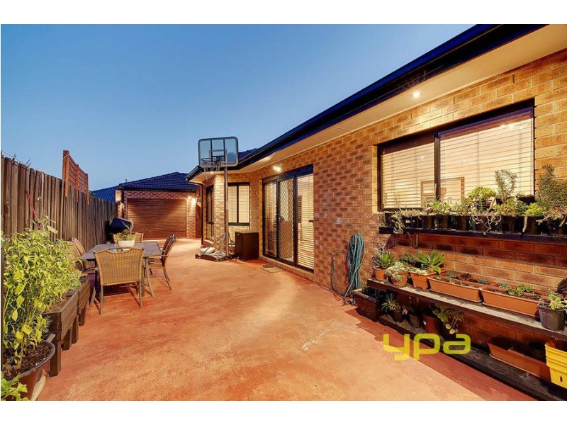 12 Severn Court, Roxburgh Park VIC 3064