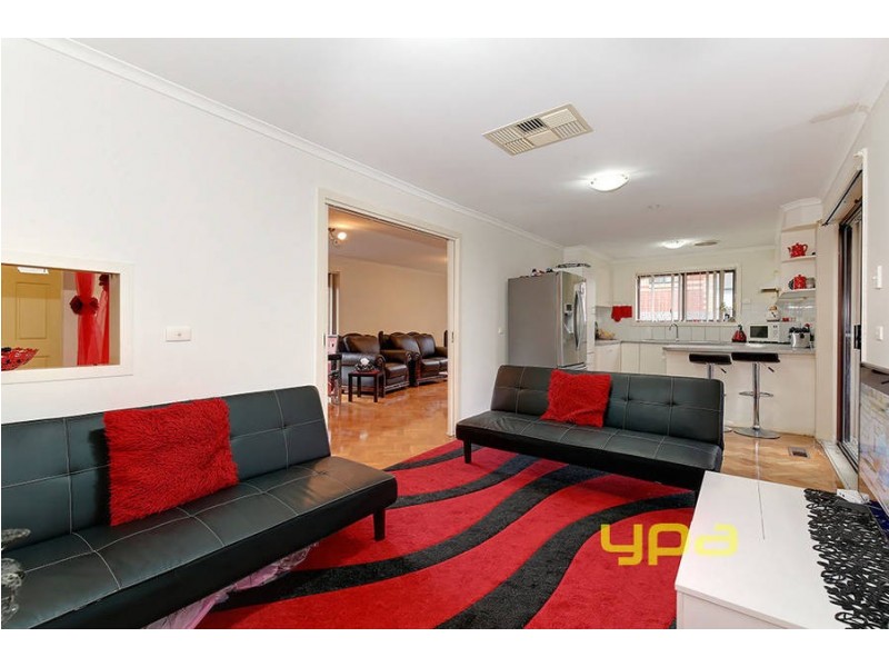 8 Wattle Close, Meadow Heights VIC 3048