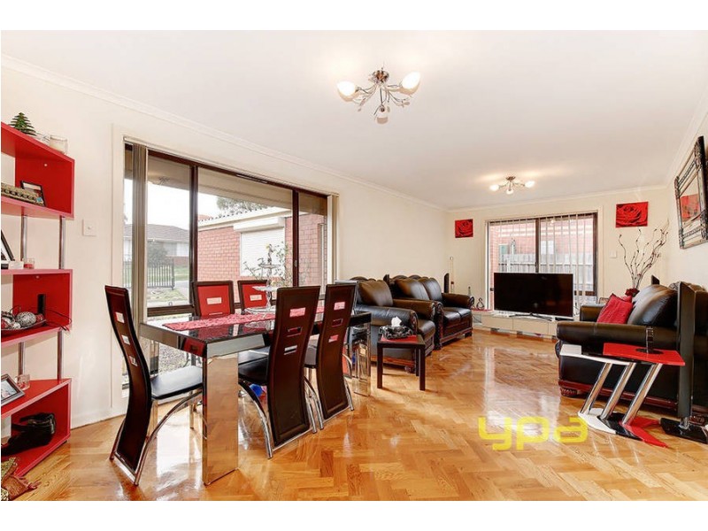 8 Wattle Close, Meadow Heights VIC 3048