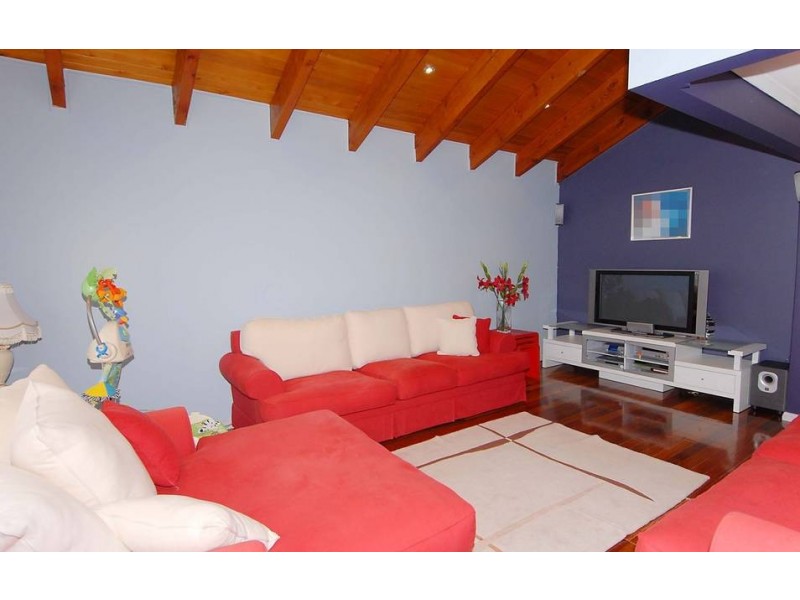 2 Green Valley Grove, Meadow Heights VIC 3048